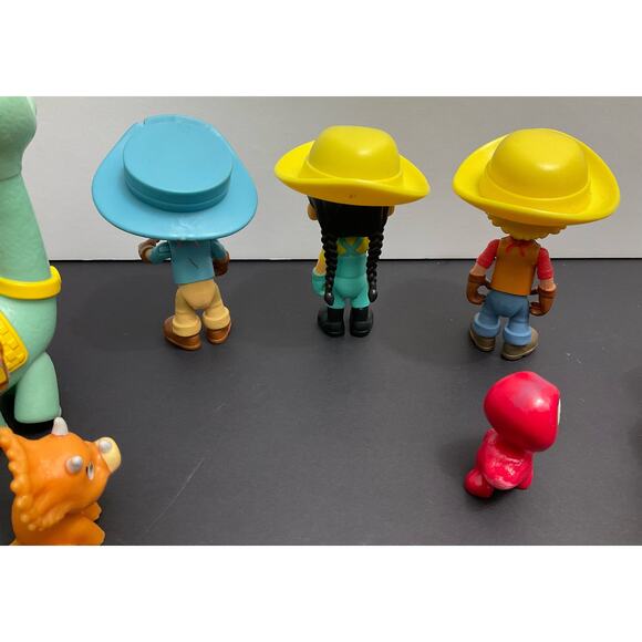 Dino Ranch Ranchers Pre-Westoric Figures and Accessories Lot - Picture 6 of 7